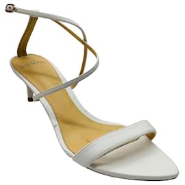 Alexandre Birman Knöchelriemen-Sandalen aus weißem Leder