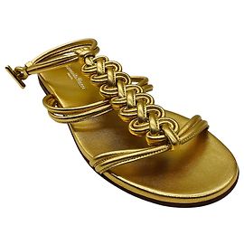 Gianvito Rossi Capua geflochtene Leder-Sandalen in Gold Metallic