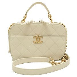 Chanel White Vanity Schultertasche