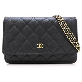Portafoglio con catena in pelle di vitello martellata nera Chanel