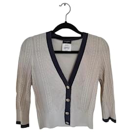 Chanel Strickjacke V-Ausschnitt