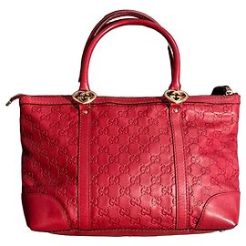 Borsa Gucci in pelle rossa con monogramma GG