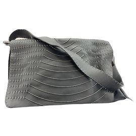 Borsa a tracolla Fendi Selleria in pelle nera