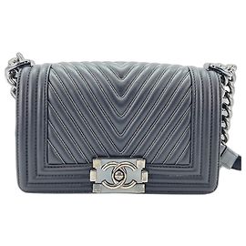 Borsa Chanel Boy Shoulder Bag in nero