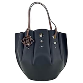 Loewe Black Leather Shell Tote Bag aus schwarzem Leder