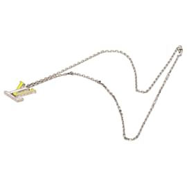 Collana con pendente Louis Vuitton LV Colors in ottone argentato, smalto e resina