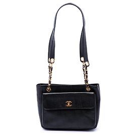 Borsa a tracolla Chanel Black CC Caviar con tasca frontale