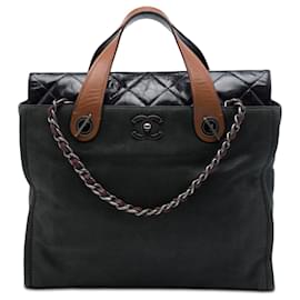 Tote morbida Portobello in pelle di vitello iridescente nera In The Mix Chanel