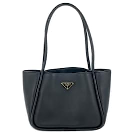 Prada Tote Bag aus schwarzem Leder