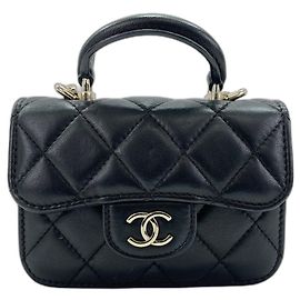 Borsa a tracolla Chanel Matelassé in pelle nera