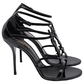 Saltos Cassandra da Saint Laurent em couro envernizado preto