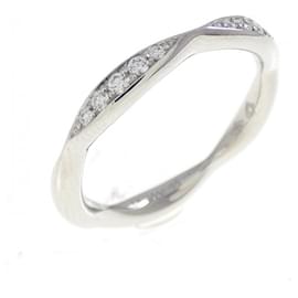 Chanel Camellia Half Eternity Ring aus Platin