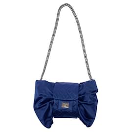 Chanel Schultertasche aus Seidensatin