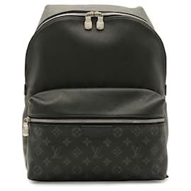 Louis Vuitton Discovery Monogram Eclipse Taiga Rucksack