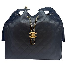 Chanel Borsa a tracolla media in caviar nero