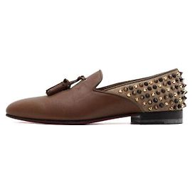 Christian Louboutin Mocassini da uomo in pelle marrone con nappe e borchie