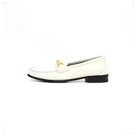 Gucci Mocassini da donna in pelle bianca con catena