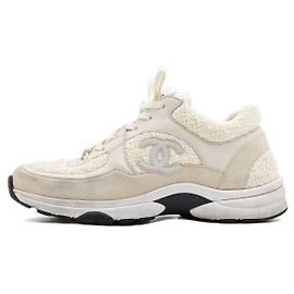 Chanel Sneakers in tweed bianco e scamosciato con logo CC da donna