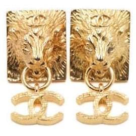 Gold CC Logo Löwen-Tropfenohrringe Season VIP Novelty - Chanel