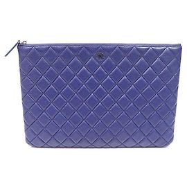 Chanel Pochette Clutch de la série Classic Large avec logo CC argenté en agneau bleu marine