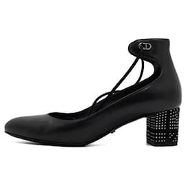 Dior Décolleté con cinturino da donna in pelle nera con borchie argentate