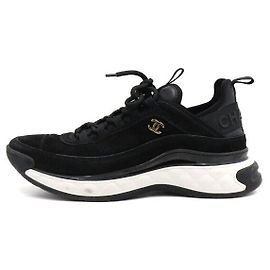 Chanel Sneakers da uomo in scamosciato e fibre miste nere con logo CC dorato