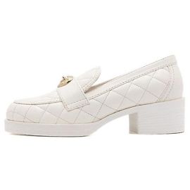 Chanel Mocassini da donna in agnello bianco con chiusura a cuore dorato