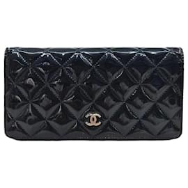 Chanel Klassische Klappgeldbörse aus Lackleder in Dunkelkhaki