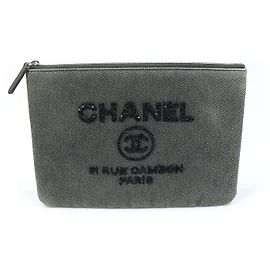 Chanel Grauer Denim Pailletten Double New Medium Clutch Serie