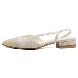 Chanel Escarpins bicolores avec CC doré - Chaussures slingback pour femme
