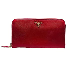 Prada Cartera Saffiano con cremallera roja