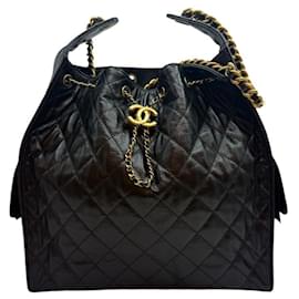 Chanel Medium Flap Bag Schwarz