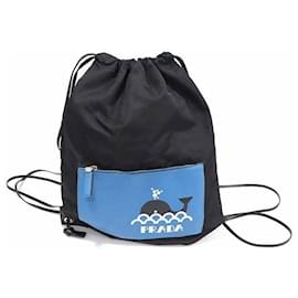 Mochila de nylon Saffiano preta com estampa de baleia e cordão - Prada