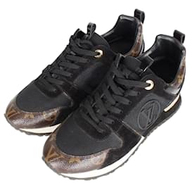 Louis Vuitton Runaway Gold-tone Sneaker Schwarz
