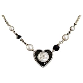 Collana da donna con logo CC, cuore nero e perle di cristallo - Chanel