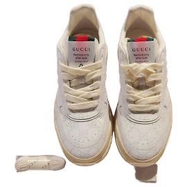 Gucci Weiße Canvas-Sneaker Größe New