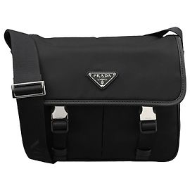 Prada Borsa a tracolla in nylon Saffiano nera