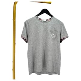 Moncler Kurzarm-T-Shirt mit Tasche Grau