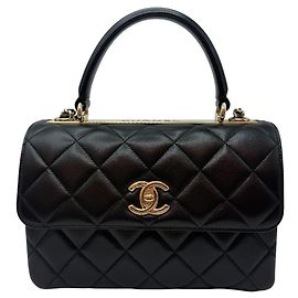Chanel Piccola borsa a tracolla con patta in agnello trendy Nero