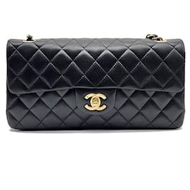 Chanel Borsa Baguette con catena in pelle di agnello