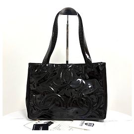 Chanel Borsa a tracolla in vernice con triplo logo CC Nera
