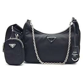 Prada Borsa Hobo Re-edition con tracolla a catena in nylon