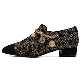 Chanel Scarpe da donna in tweed nero e oro, scamosciato e catena con logo