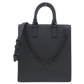 Louis Vuitton Taurillon Monogram Sac Plat Messenger Handbag