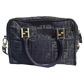 Bolsa Fendi Zucca em tecido preto