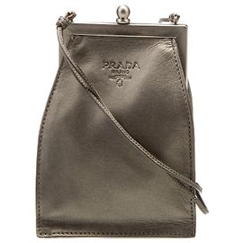 Prada silberne Lederhandtasche mit Knebelverschluss