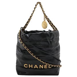 Bolsa Chanel 22 em couro de bezerro brilhante preto e verniz