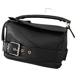 Bolsa Loewe Puzzle Biker em pele preta