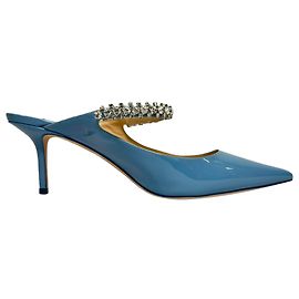 Mule Bing di Jimmy Choo con cinturino in cristalli in pelle vernice azzurro chiaro
