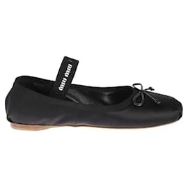 Miu Miu Ballerine piatte in raso